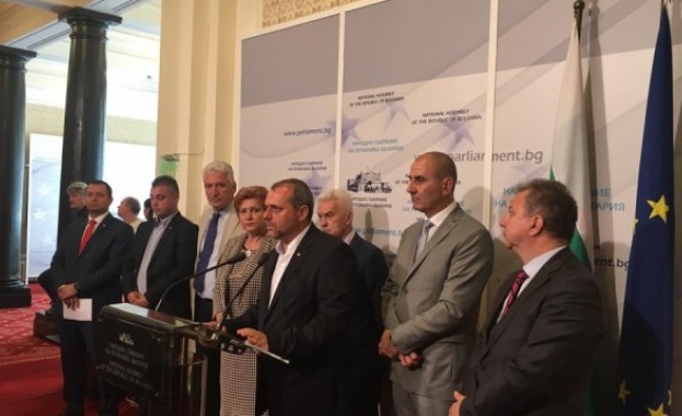 ГЕРБ няма да оттегли спорния законопроект за акциза върху бездимните