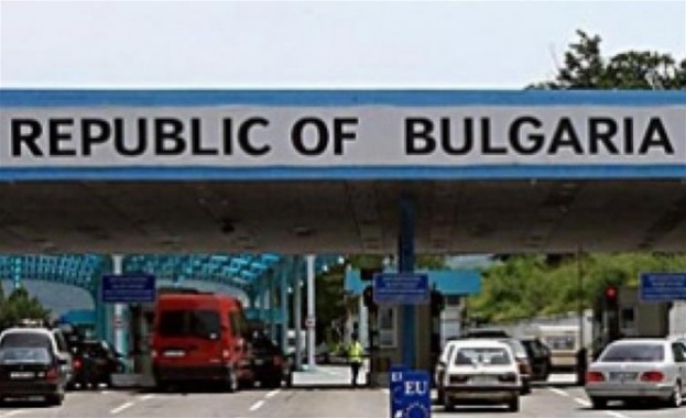 Вчера на пункта пристигнал за влизане в страната лек автомобил