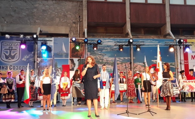 Илияна Йотова е патрон на Международния младежки фестивал на изкуствата