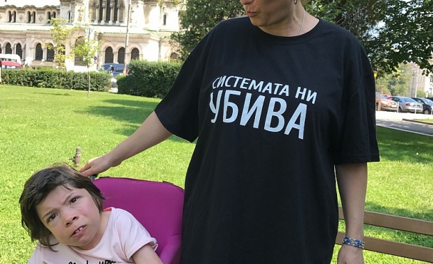 22 годишната Лорина която страда от ДЦП е изгонена от център