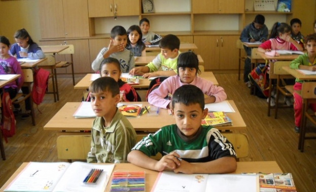 Ще търсим варианти за по равномерно етническо разпределение на учениците по