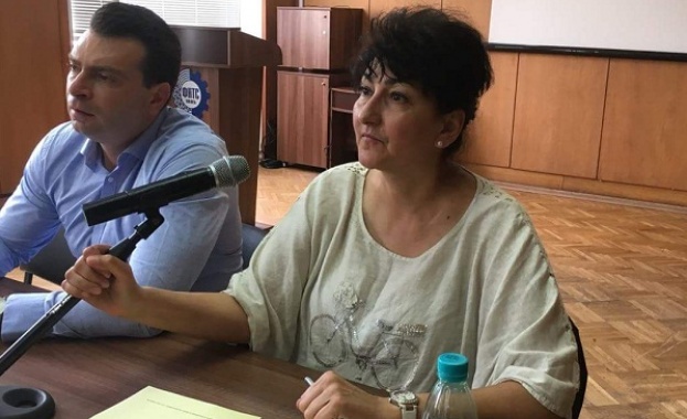 Образованието е сфера в която не може да има партийни