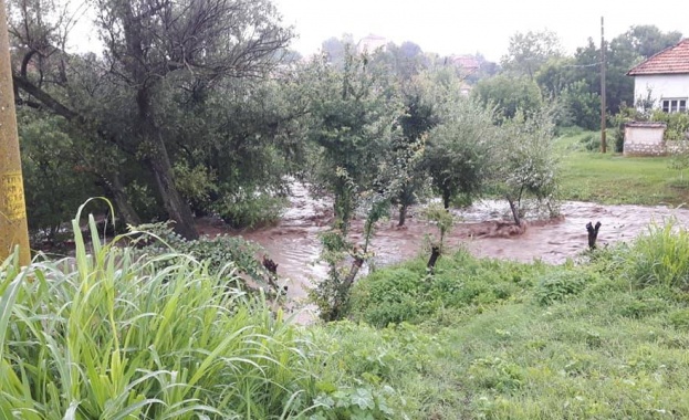 Два язовира в Плевенско са преляли заради обилните дъждове което