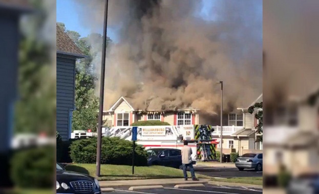 В Съединените щати хеликоптер падна върху къща в град Уилямсбърг