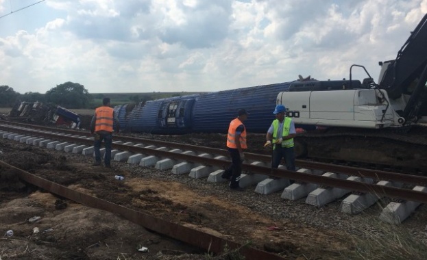 24 са жертвите на тежката влакова катастрофа в Турция 124