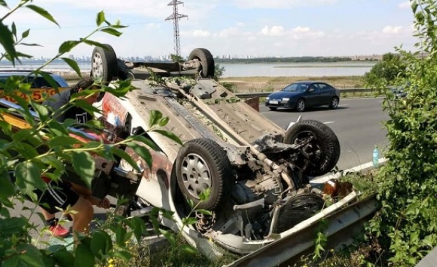 Катастрофа предизвика задръстване на пътя Бургас Слънчев бряг на