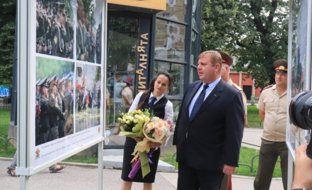 Българската армия има нужда от своето представяне пред обществото и