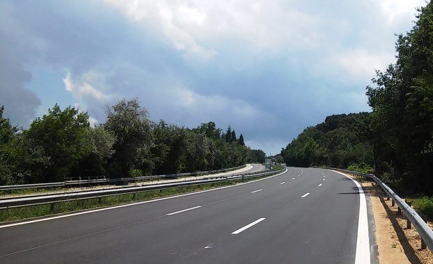 До края на седмицата ще приключи обновяването на АМ Хемус