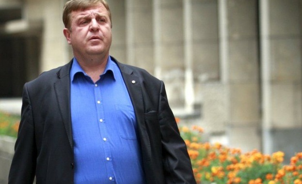 Министърът на отбраната Красимир Каракачанов и началникът на отбраната генерал