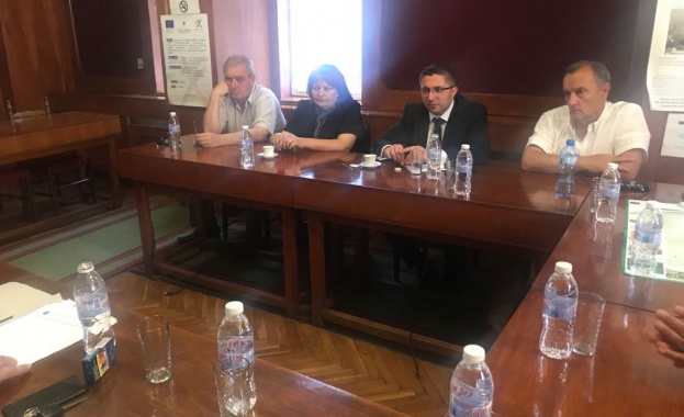 Канализация за дъждовна вода ще бъде изградена по главната улица в Мизия Канализация за дъждовна вода ще бъде изградена по главната улица в Мизия