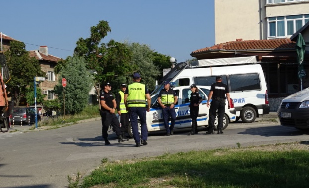 В ромската махала в Благоевград се провежда специализирана полицейска акция