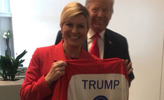 Президентът на Хърватия Колинда Грабар Китарович подари на Доналд Тръмп екип