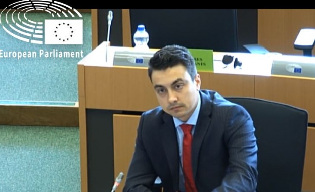 Евродепутат Момчил Неков е разтревожен от избиването на стотици овце