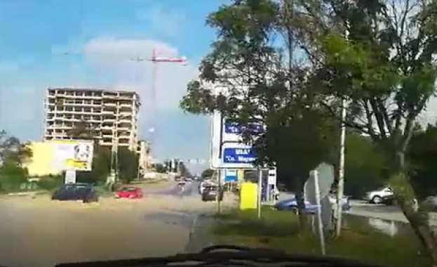 Голяма ВИК авария на околовръстното във Варна Голяма ВИК авария на околовръстното във Варна