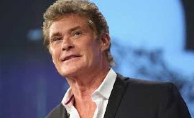 Актьорът Дейвид Хаселхоф ще се жени за трети път след