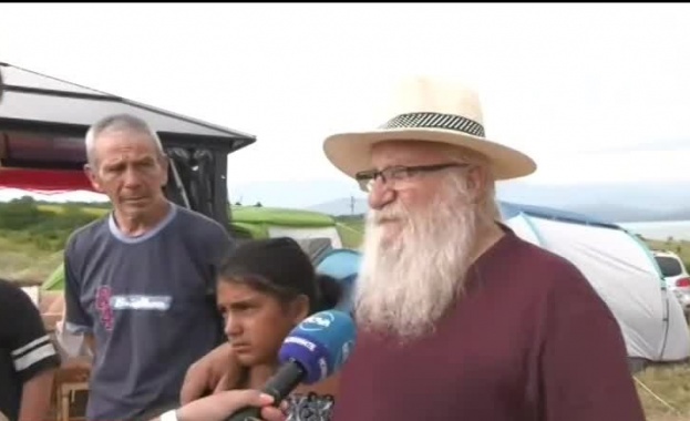 Около 70 деца от приюта на отец Иван в Нови