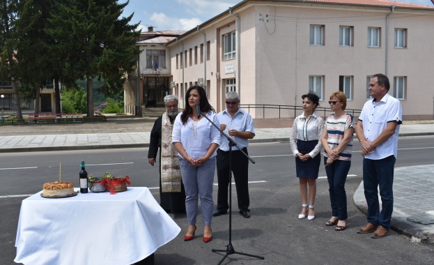 Завърши рехабилитацията на 9 77 км от път II 49 Кубрат