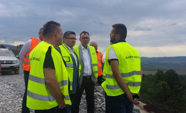 Министърът на регионалното развитие и благоустройството Николай Нанков инспектира строителството