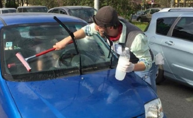 Ако шофьор даде пари на човек който му е предложил