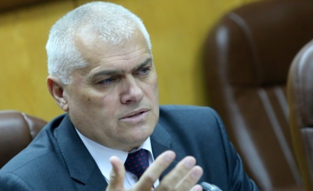 Всички които идват да помагат на баба Дора или на