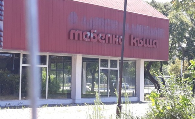 Мъж загина на място след като метална конструкция се стовари