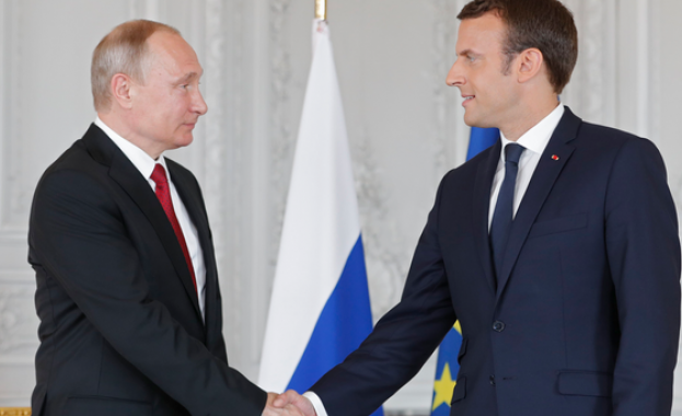 Президентите на Русия и Франция Владимир Путин и Еманюел Макрон