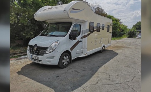 Ръководител в ОДМВР Габрово двама автотърговци и безработна жена са участвали