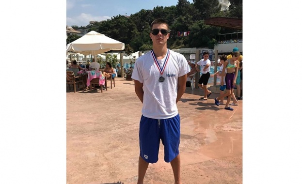 Александър Сръндев за първи път се състезава при мъжете на