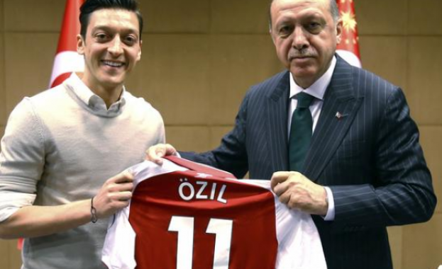 С критиките към Футболния съюз на Германия и медиите в