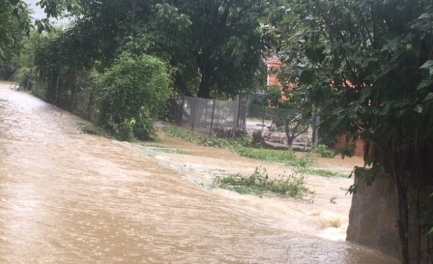 В Тетевенско където е обявено бедствено положение заради наводнения от