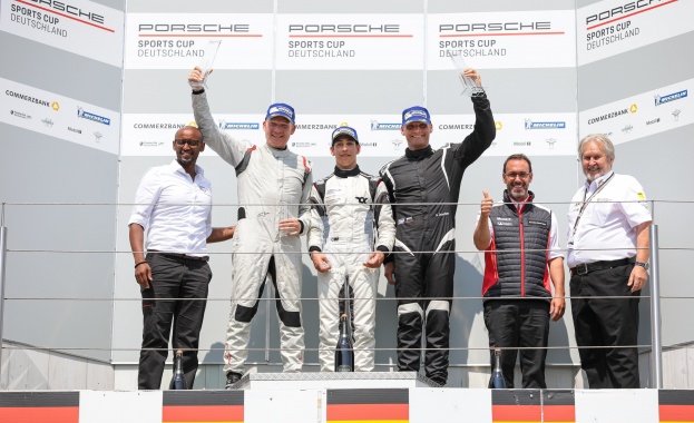 Българският пилот продължава битката в шампионата на Porsche и успоредно
