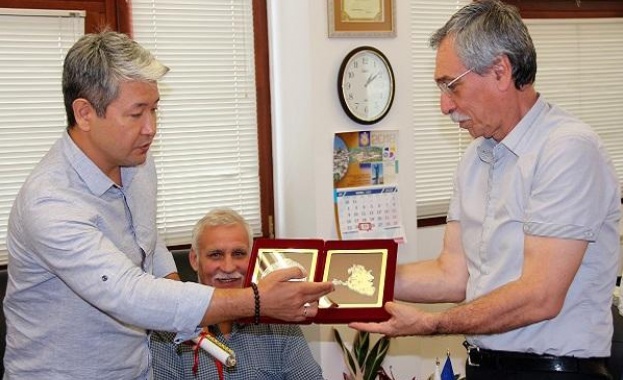 Ректорът на Великотърновски университет Св св Кирил и Методий проф