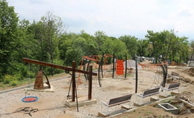 В Перник започна изграждането на Парк на предизвикателствата Строителството е