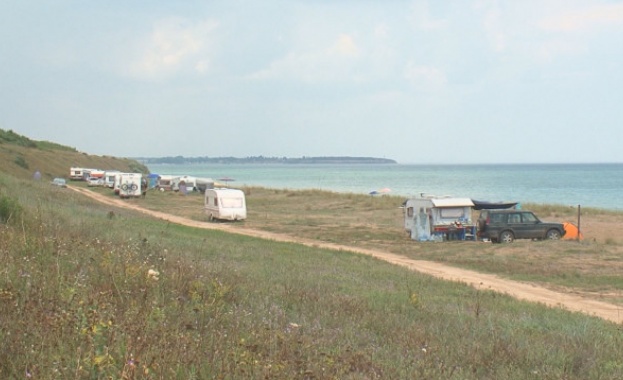 За регламентирането на т нар диво къмпингуване настояват от община Шабла