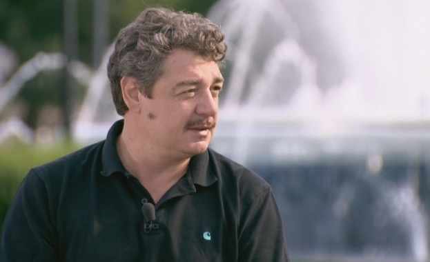 В ексклузивно интервю минути преди началото на 500 то си представление