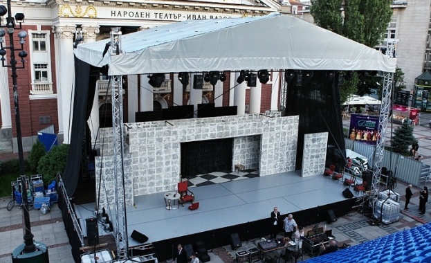 Народният театър отново издига сцена под звездите Третото издание на