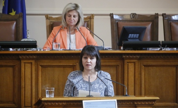 Веска Ненчева към учителите: Вие доказахте, че създавате и утвърждавате успехи Веска Ненчева към учителите: Вие доказахте, че създавате и утвърждавате успехи