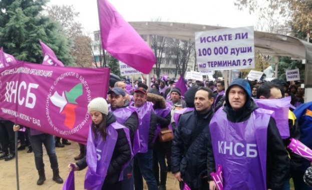 Миньори и енергетици излизат на протест в София Миньори и енергетици излизат на протест в София