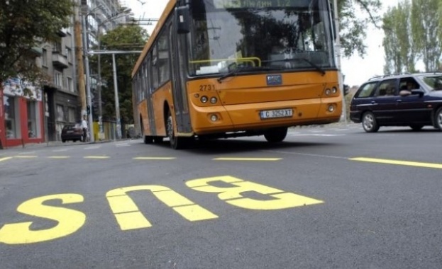 В разпространен тази сутрин видеоклип се твърди че бус лентата