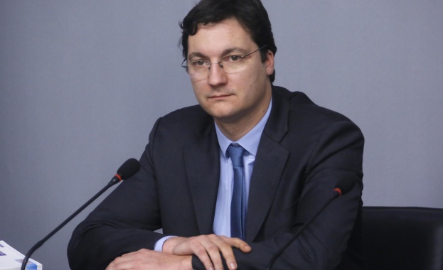 Крум Зарков: Измами или грешки при изборните резултати могат да се предотвратят с въвеждане на машинното гласуване Крум Зарков: Измами или грешки при изборните резултати могат да се предотвратят с въвеждане на машинното гласуване