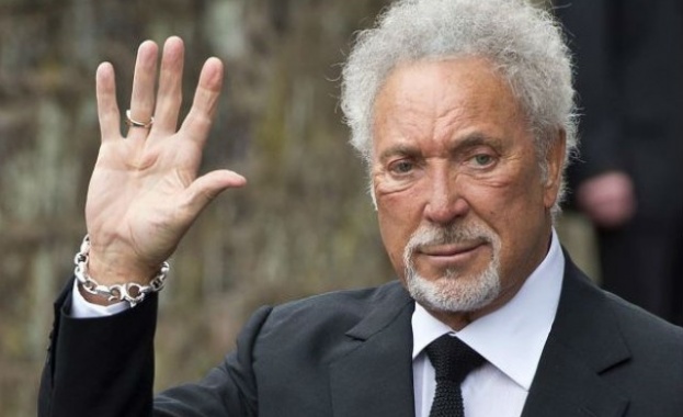 Легендарният британски изпълнител Том Джоунс пристига в България в понеделник