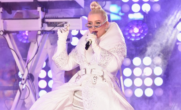 Певицата Кристина Агилера подготвя нов латино албум 19 години