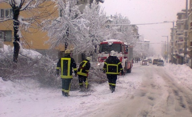 Сняг вали по високите части в Смолянско като все още