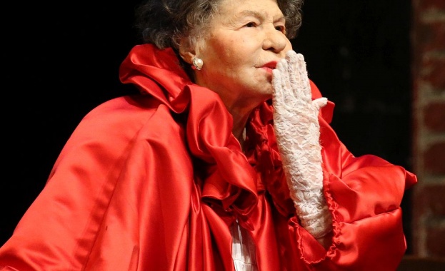 Легендата на българския театър Стоянка Мутафова е претърпяла тежка животоспасяваща