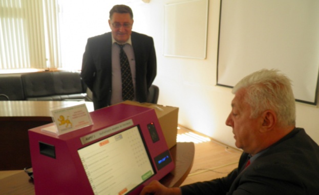 15 000 машини за гласуване могат да бъдат произведени в