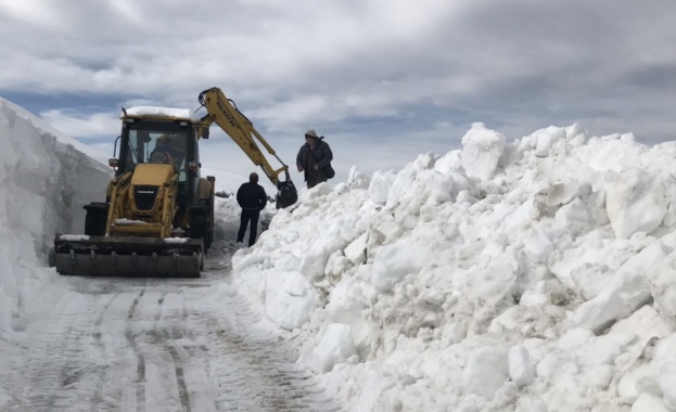 Ограничава се движението за всички МПС през проход Република поради