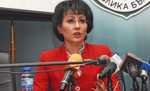 Водачът на автобуса и фирмата ремонтирала пътя са сред виновните