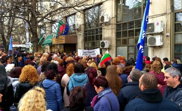 Биопроизводителите излизат на протест Българска асоциация Биопродукти отново организира протест