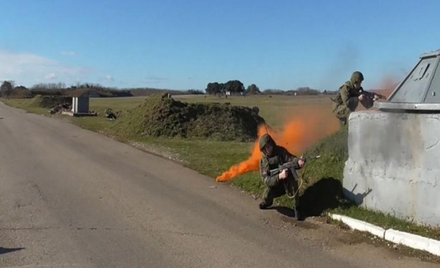 Русия провежда поредица от военни учения от отцепената от Грузия