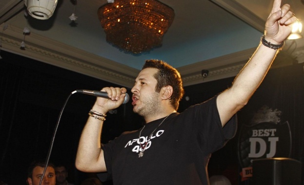 Вокалистът на рок групата Gravity Co Явор Захариев е бил
